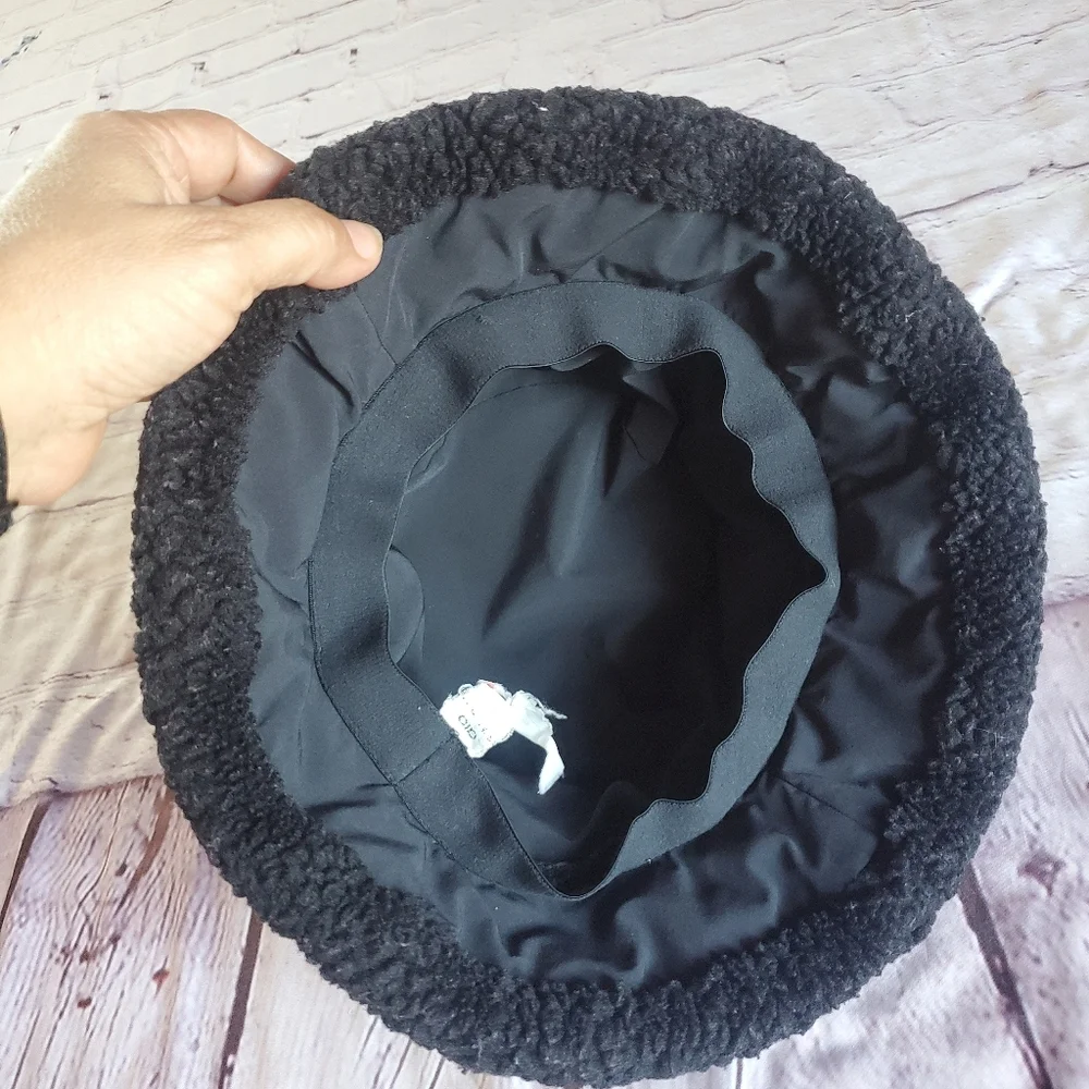 ALO Yoga Foxy Sherpa Bucket Hat Black Medium Large